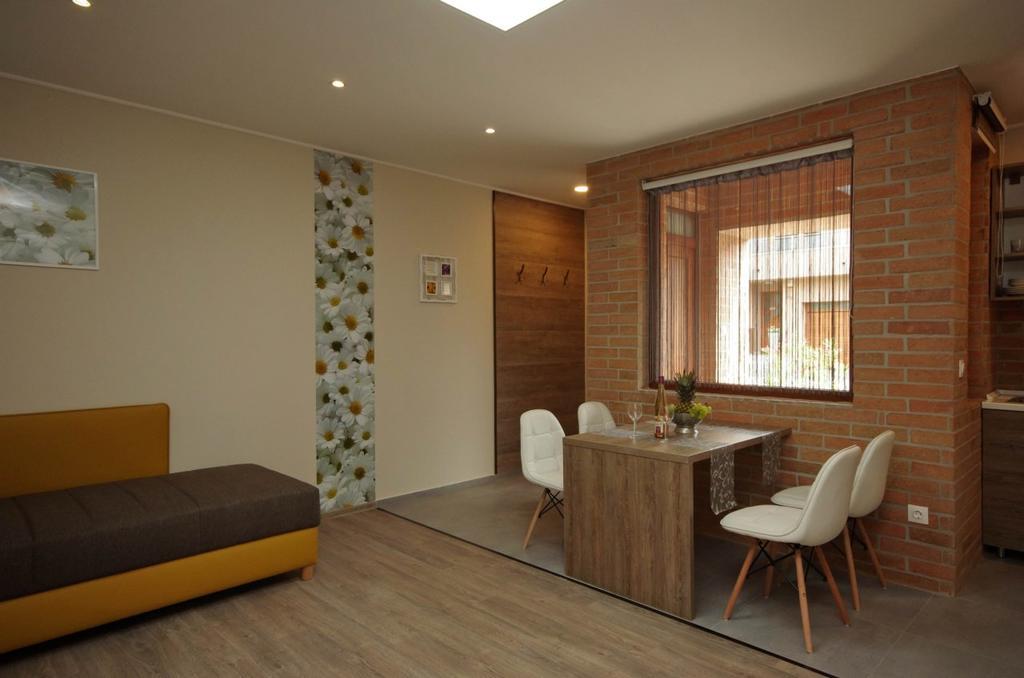 Mosoly Deluxe Apartman Дьюла Экстерьер фото