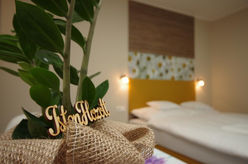 Mosoly Deluxe Apartman Дьюла Экстерьер фото